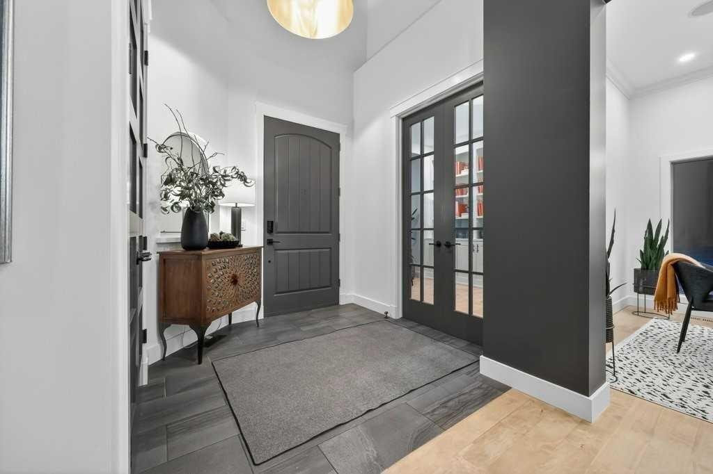 55 Cougar Plateau Circle Sw, Calgary, AB - Indoor Photo Showing Other Room