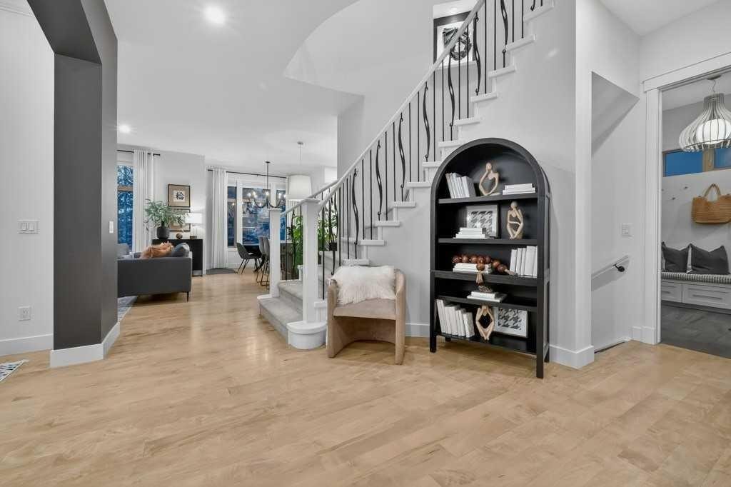 55 Cougar Plateau Circle Sw, Calgary, AB - Indoor Photo Showing Other Room