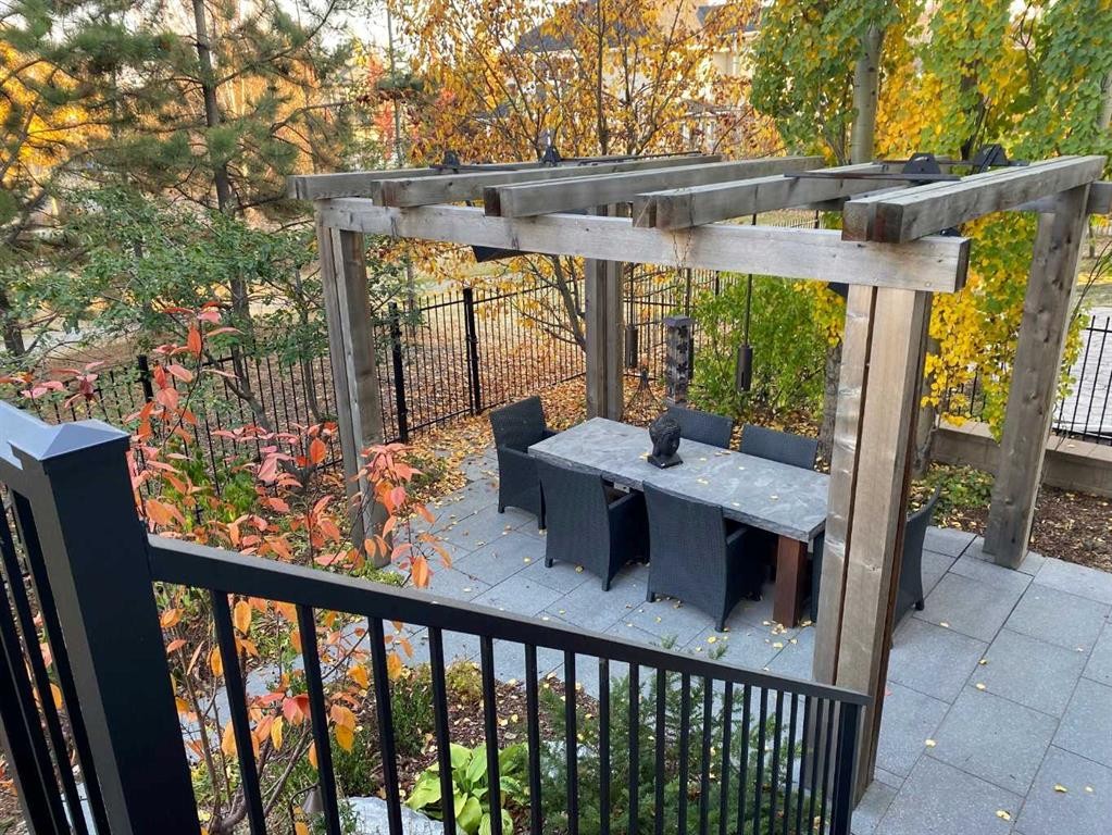 55 Cougar Plateau Circle Sw, Calgary, AB - Outdoor