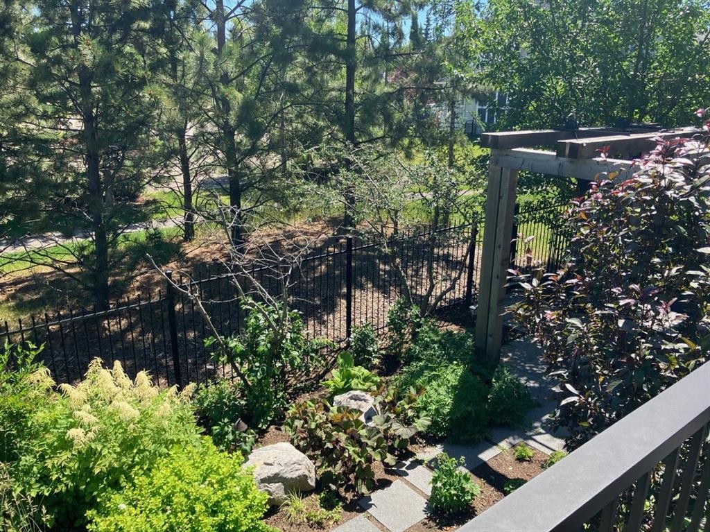 55 Cougar Plateau Circle Sw, Calgary, AB - Outdoor