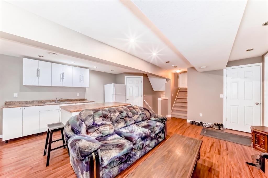 36 Castleglen Way Ne, Calgary, AB - Indoor