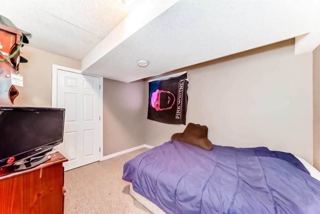 36 Castleglen Way Ne, Calgary, AB - Indoor Photo Showing Bedroom