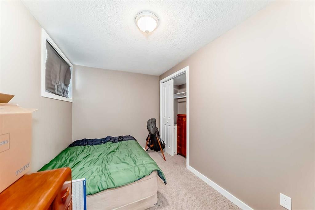 36 Castleglen Way Ne, Calgary, AB - Indoor Photo Showing Bedroom