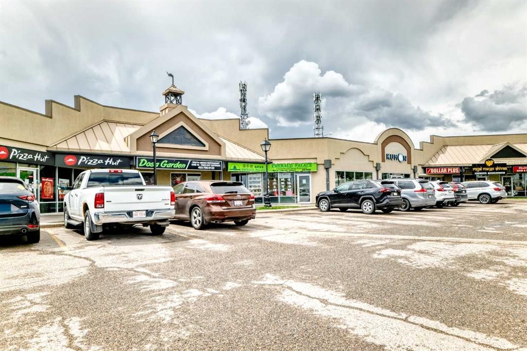 36 Castleglen Way Ne, Calgary, AB - Outdoor