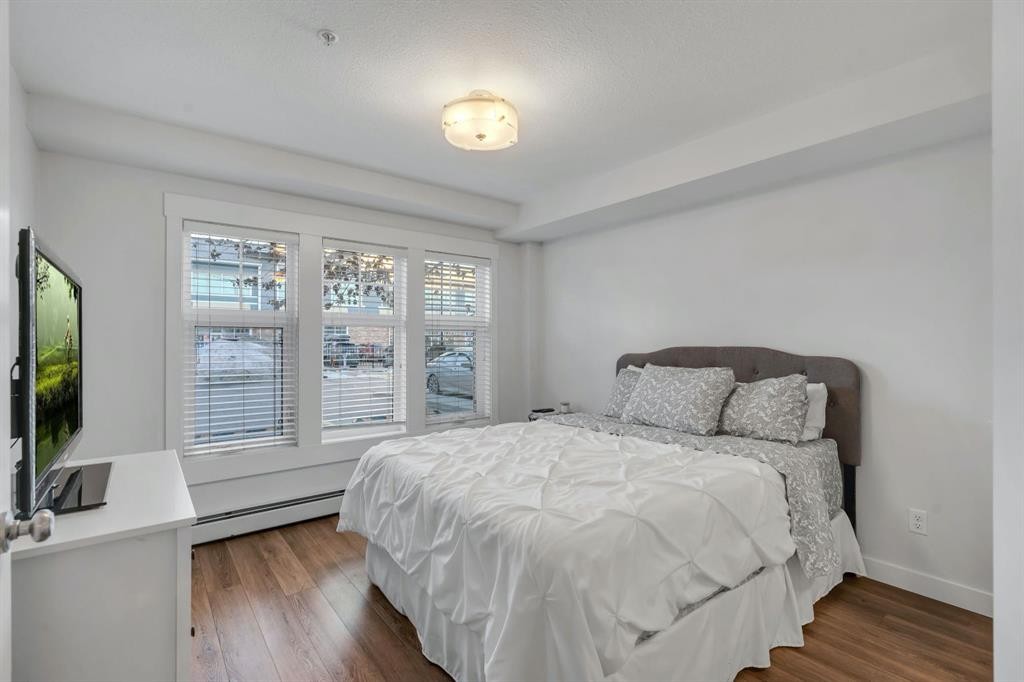 3104-11 Mahogany Row Se, Calgary, AB - Indoor Photo Showing Bedroom