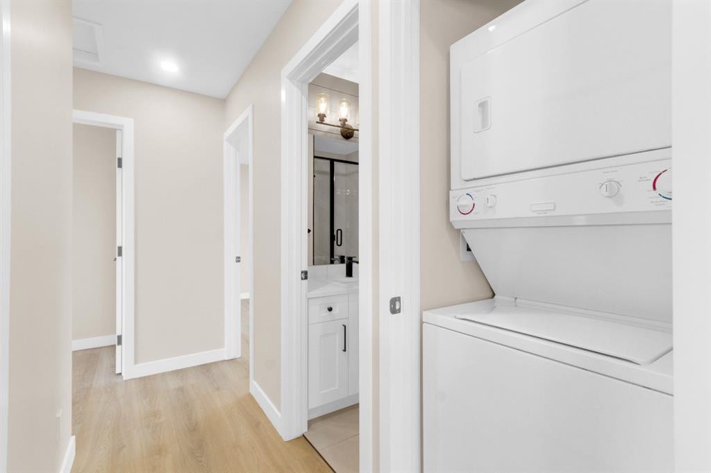 956 Bracewood Rise Sw, Calgary, AB - Indoor Photo Showing Laundry Room