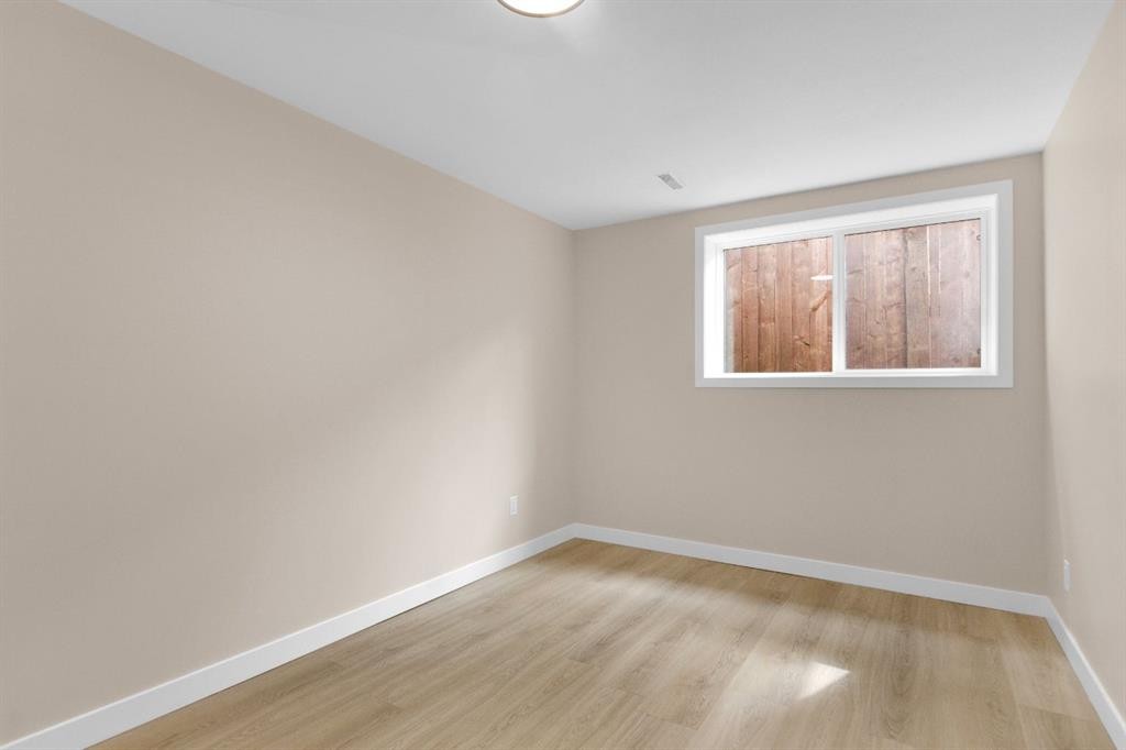 956 Bracewood Rise Sw, Calgary, AB - Indoor Photo Showing Other Room