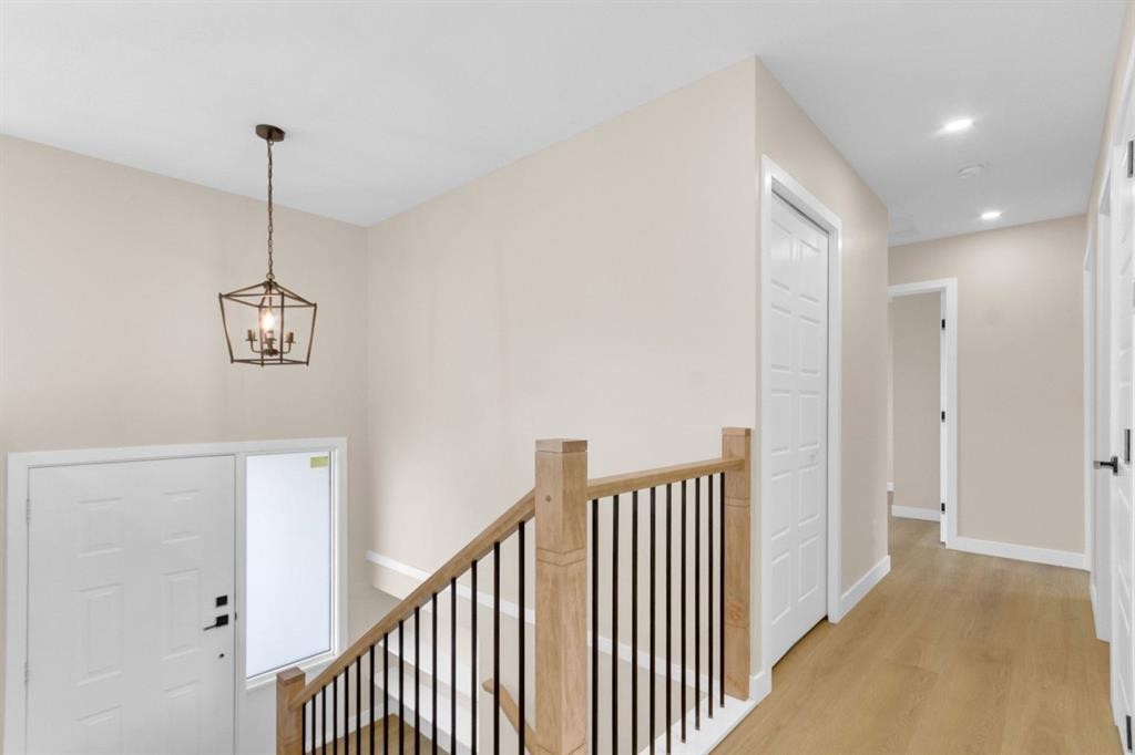 956 Bracewood Rise Sw, Calgary, AB - Indoor Photo Showing Other Room
