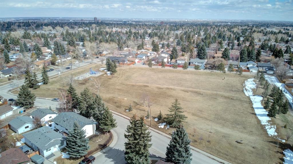 956 Bracewood Rise Sw, Calgary, AB - Outdoor With View