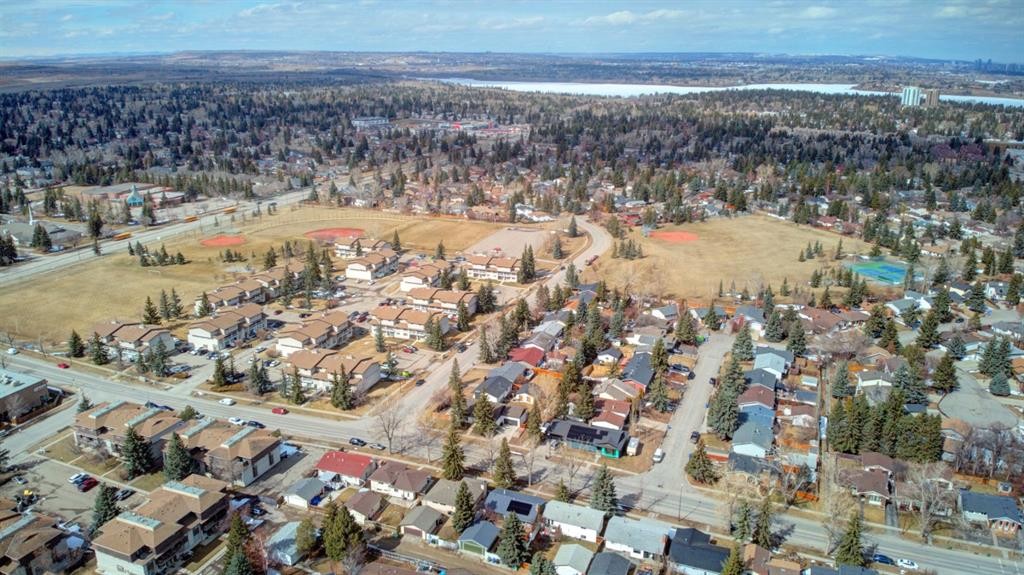 956 Bracewood Rise Sw, Calgary, AB - Outdoor With View