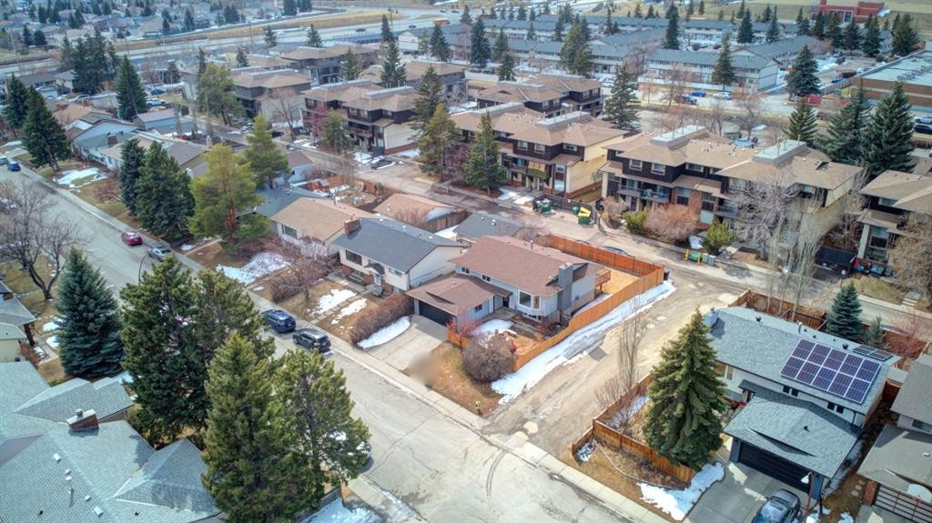 956 Bracewood Rise Sw, Calgary, AB - Outdoor With View