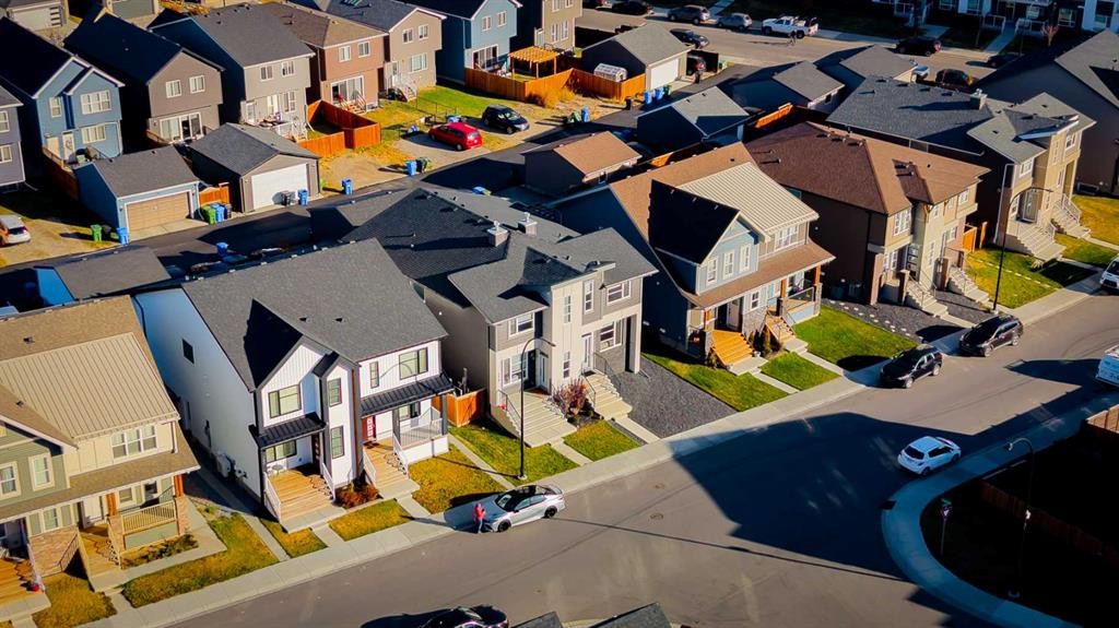 174 Seton Grove Se, Calgary, AB - Photo Showing Gym Room