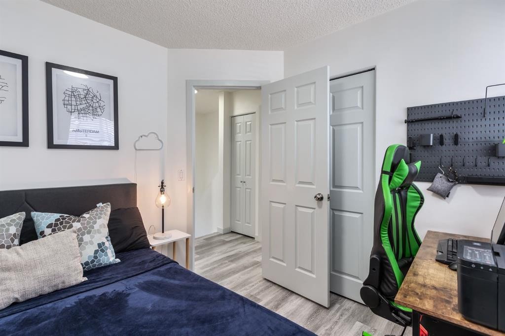 303 Coventry Close Ne, Calgary, AB - Indoor Photo Showing Bedroom