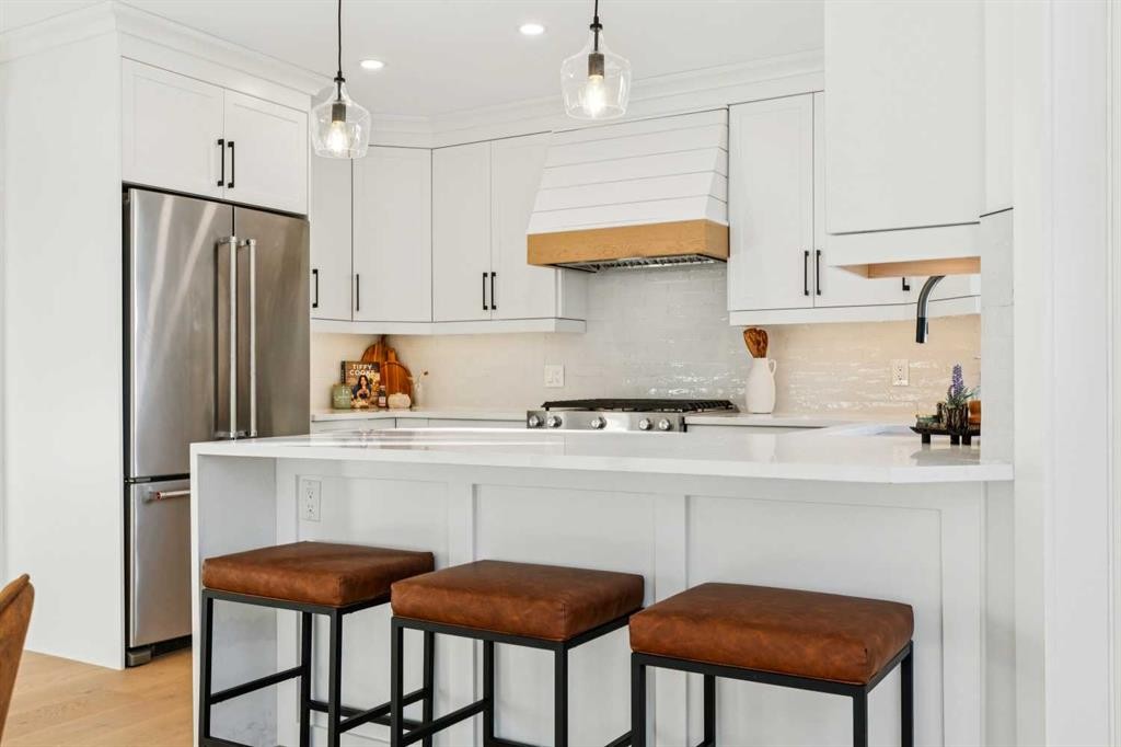 5 Mckenzie Lake Point Se, Calgary, AB - Indoor Photo Showing Kitchen With Upgraded Kitchen