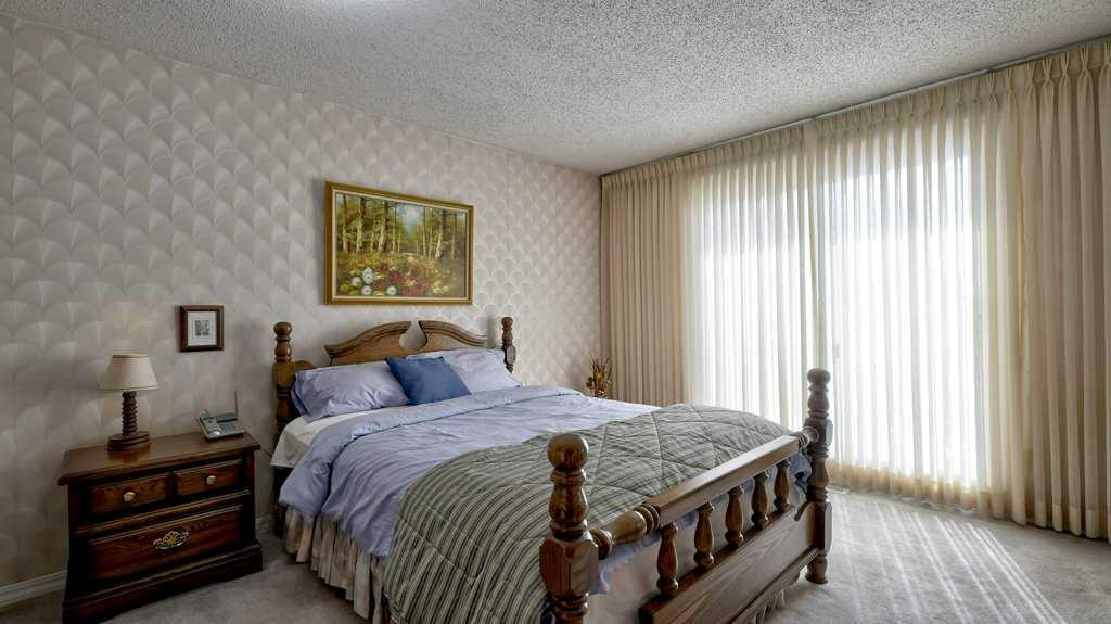 103 Rundlehorn Crescent Ne, Calgary, AB - Indoor Photo Showing Bedroom
