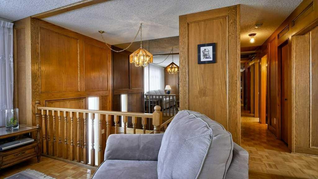 103 Rundlehorn Crescent Ne, Calgary, AB - Indoor Photo Showing Other Room