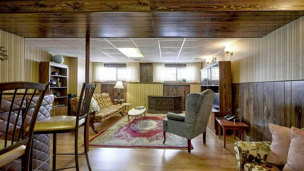 103 Rundlehorn Crescent Ne, Calgary, AB - Indoor