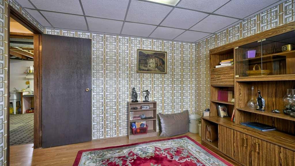 103 Rundlehorn Crescent Ne, Calgary, AB - Indoor Photo Showing Other Room