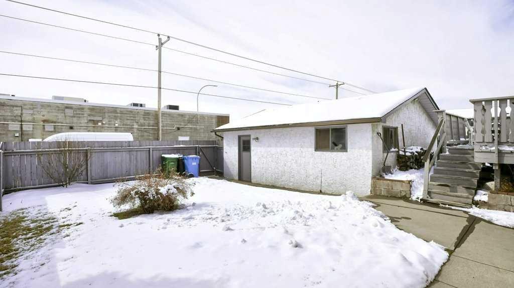 103 Rundlehorn Crescent Ne, Calgary, AB - Outdoor