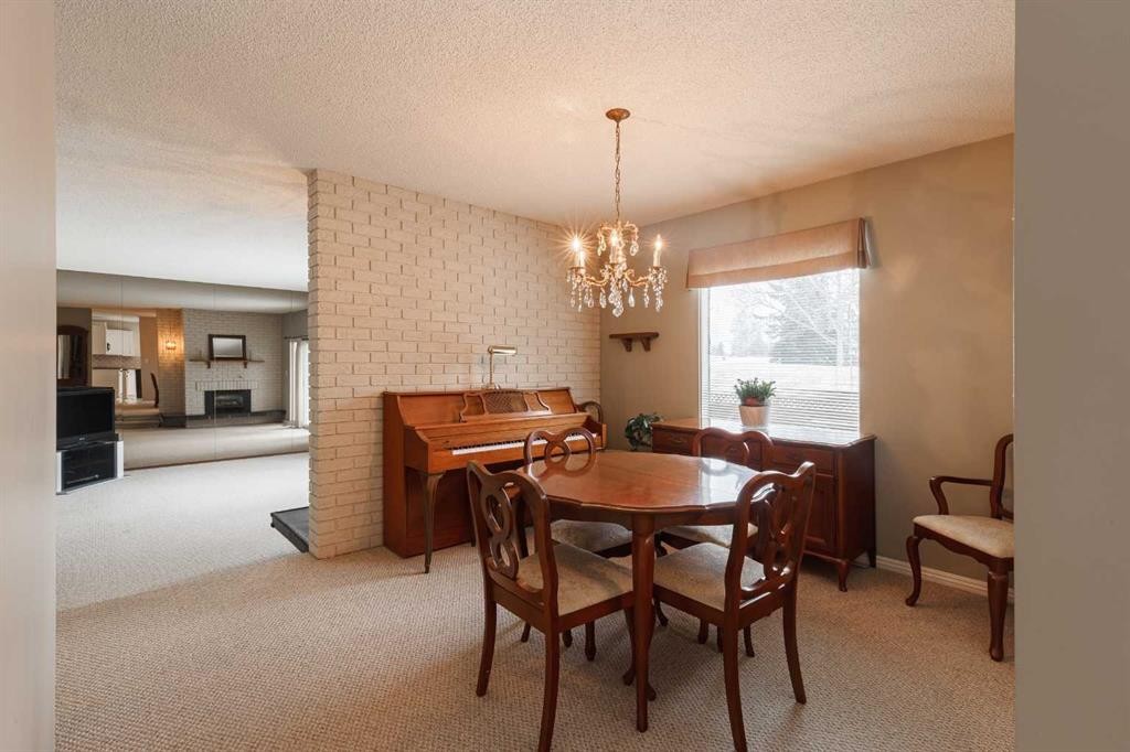 3035 Cedar Ridge Drive Sw, Calgary, AB - Indoor Photo Showing Dining Room