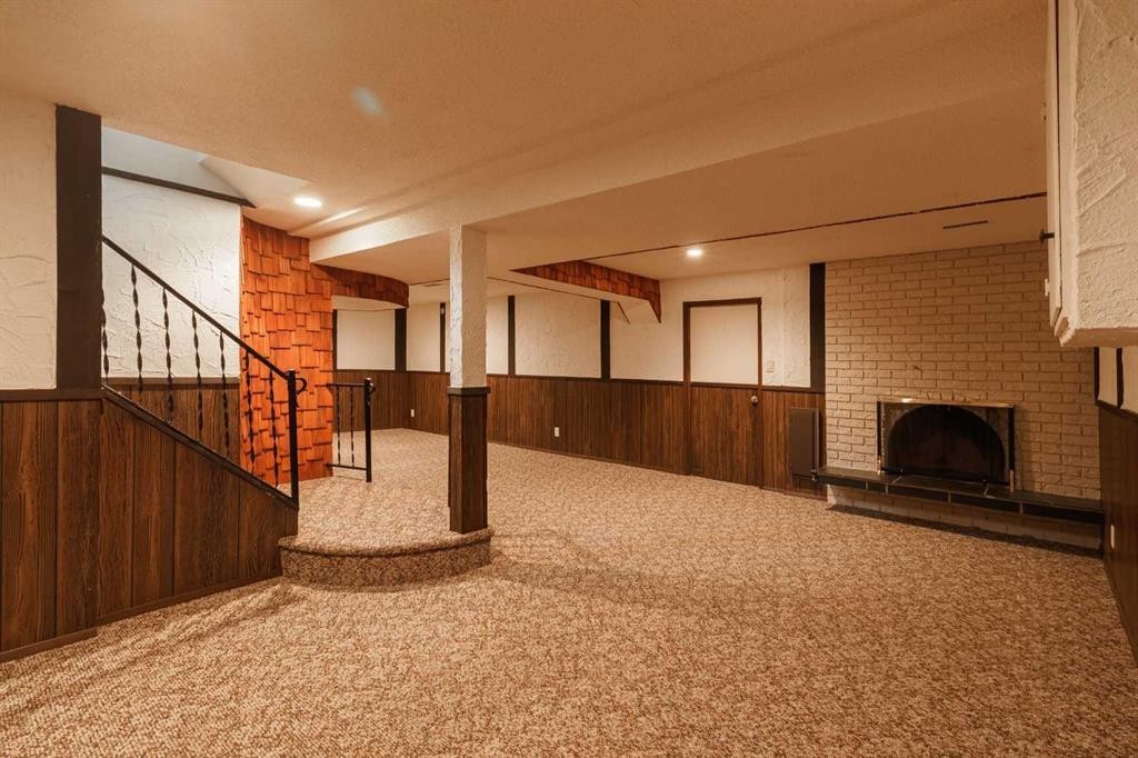 3035 Cedar Ridge Drive Sw, Calgary, AB - Indoor Photo Showing Other Room