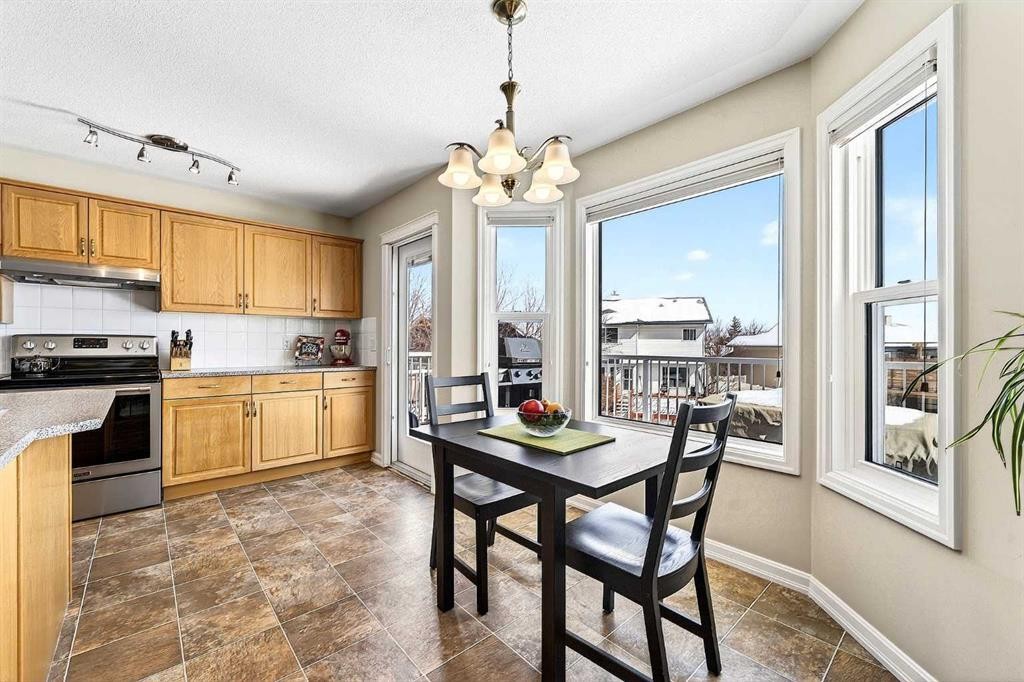 219 Hidden Ranch Circle Nw, Calgary, AB - Indoor