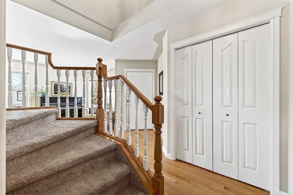 219 Hidden Ranch Circle Nw, Calgary, AB - Indoor Photo Showing Other Room