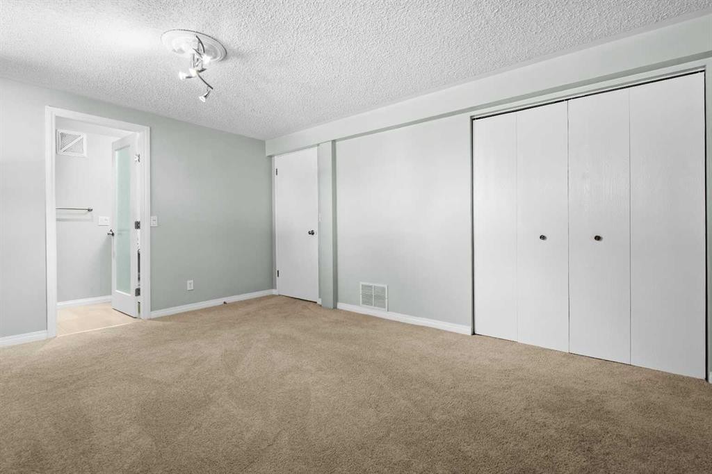 7715 67 Avenue Nw, Calgary, AB - Indoor Photo Showing Other Room