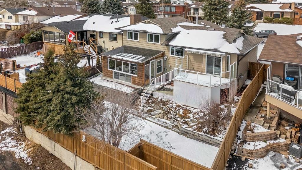 7715 67 Avenue Nw, Calgary, AB - Outdoor