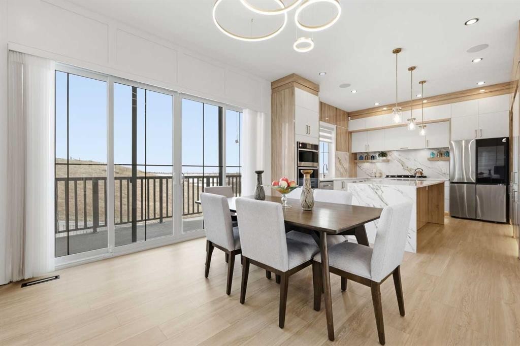 230 Royal Birch View Nw, Calgary, AB - Indoor Photo Showing Other Room