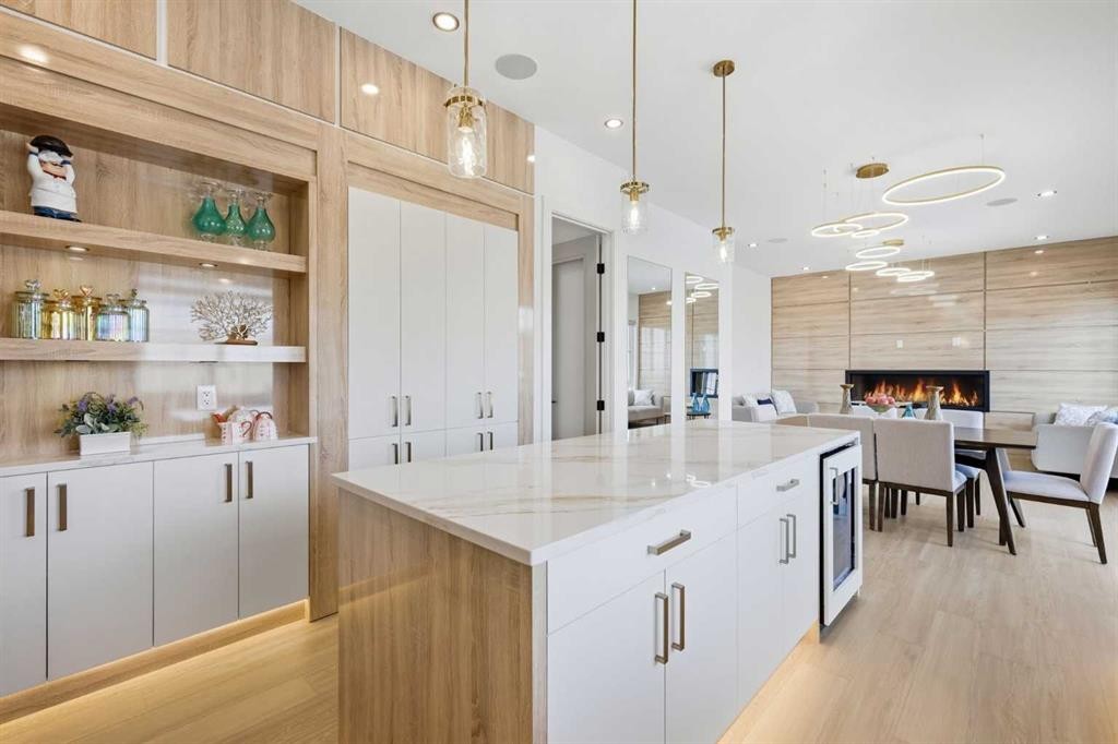 230 Royal Birch View Nw, Calgary, AB - Indoor Photo Showing Kitchen With Upgraded Kitchen