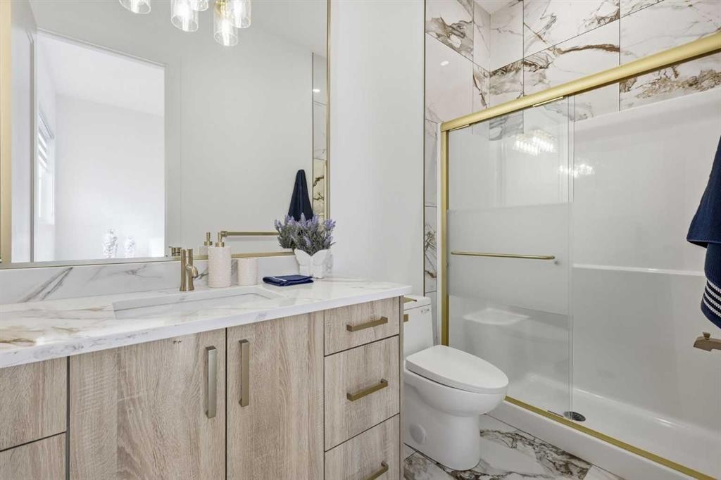 230 Royal Birch View Nw, Calgary, AB - Indoor Photo Showing Bathroom