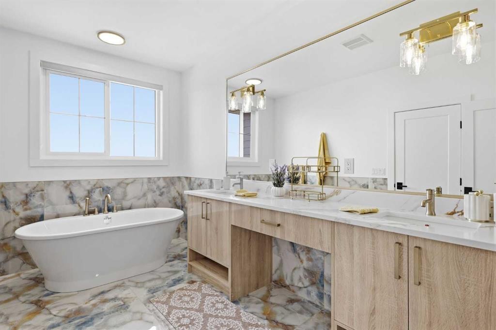 230 Royal Birch View Nw, Calgary, AB - Indoor Photo Showing Bathroom