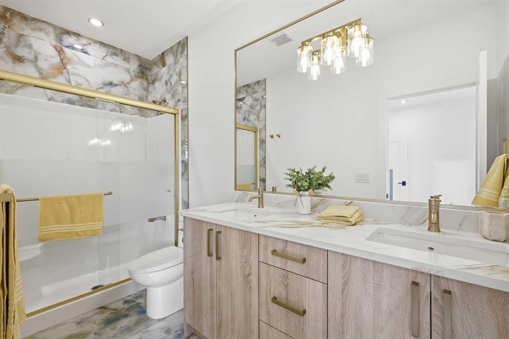 230 Royal Birch View Nw, Calgary, AB - Indoor Photo Showing Bathroom