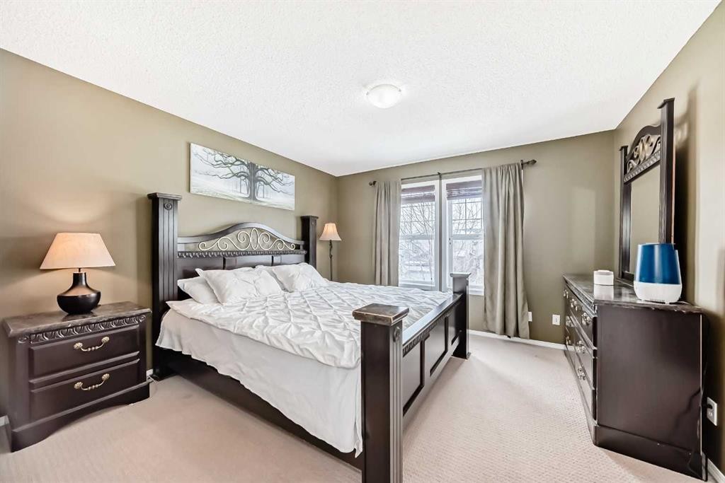 71 Covepark Rise Ne, Calgary, AB - Indoor Photo Showing Bedroom