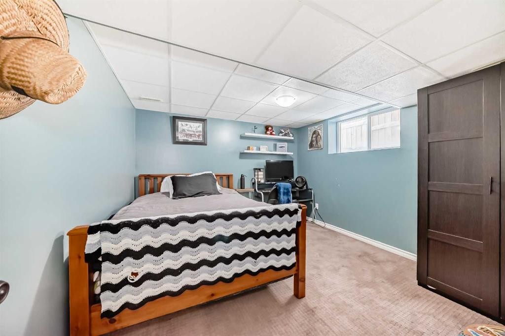 71 Covepark Rise Ne, Calgary, AB - Indoor Photo Showing Bedroom
