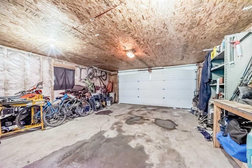 71 Covepark Rise Ne, Calgary, AB - Indoor Photo Showing Garage