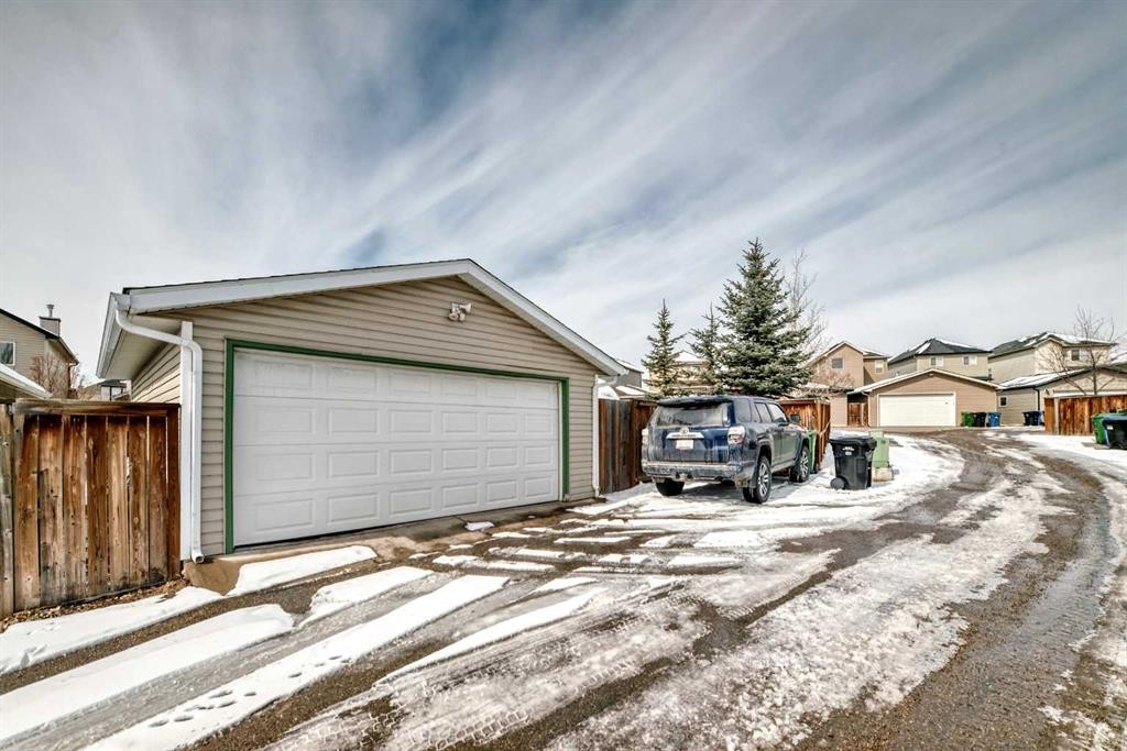 71 Covepark Rise Ne, Calgary, AB - Outdoor