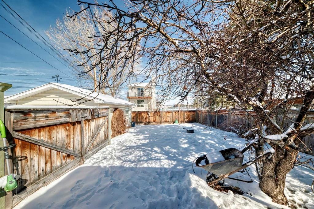 440 36 Avenue Nw, Calgary, AB - Outdoor