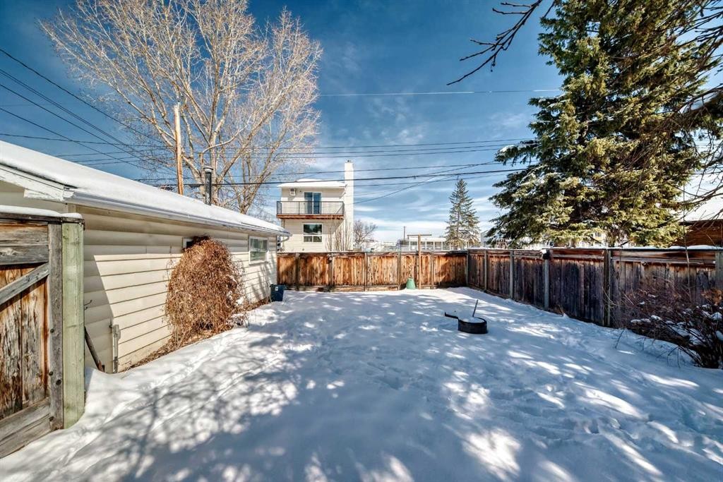 440 36 Avenue Nw, Calgary, AB - Outdoor