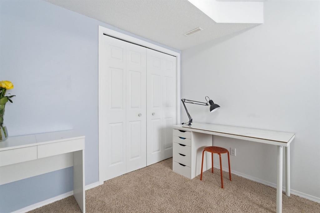 512 Panatella Square Nw, Calgary, AB - Indoor