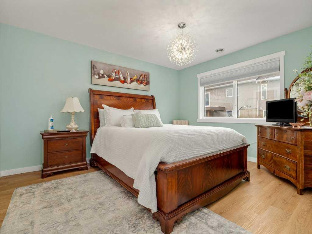 318 Whispering Way, Vulcan, AB - Indoor Photo Showing Bedroom