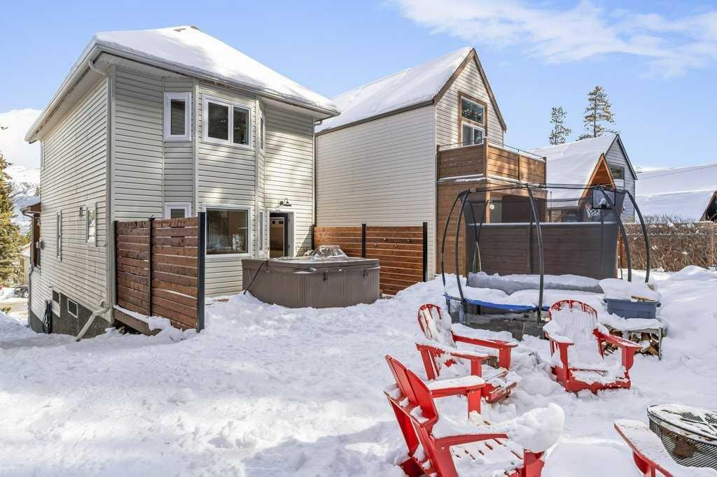 979 Wilson Way, Canmore, AB - Outdoor