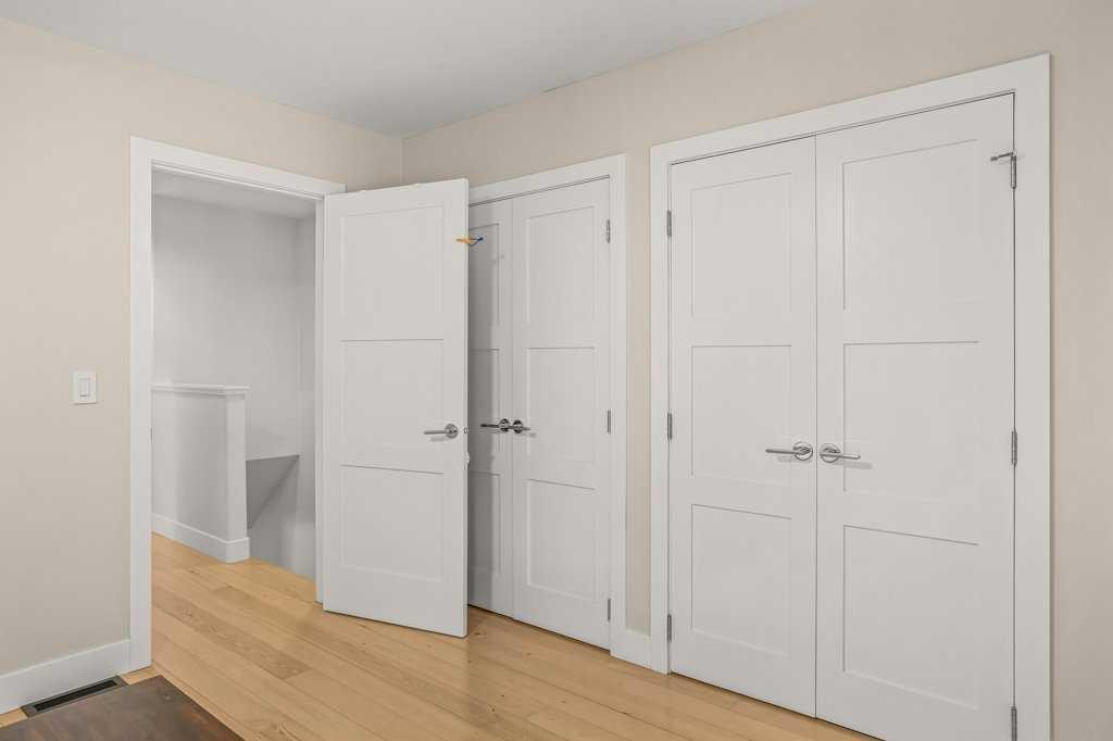 979 Wilson Way, Canmore, AB - Indoor Photo Showing Other Room