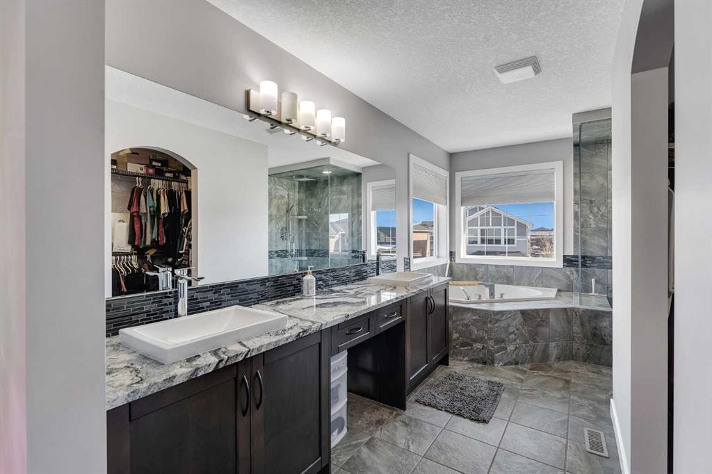 140 Rainbow Falls Heath, Chestermere, AB - Indoor Photo Showing Bathroom