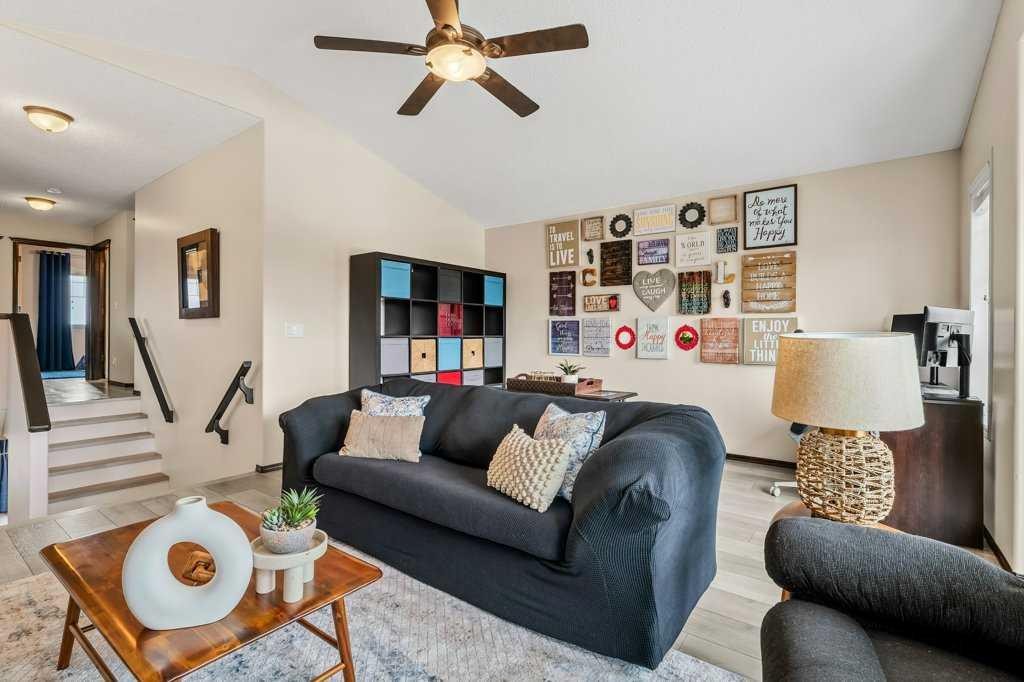 201 Pantego Road Nw, Calgary, AB - Indoor Photo Showing Living Room