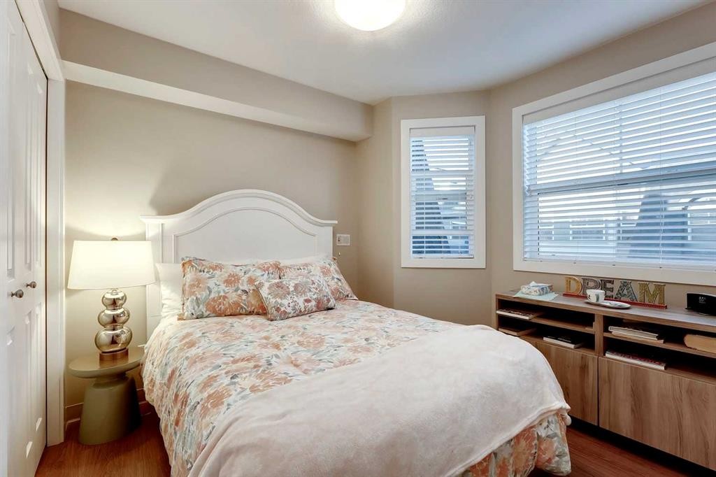 404-2635 Eversyde Avenue Sw, Calgary, AB - Indoor Photo Showing Bedroom