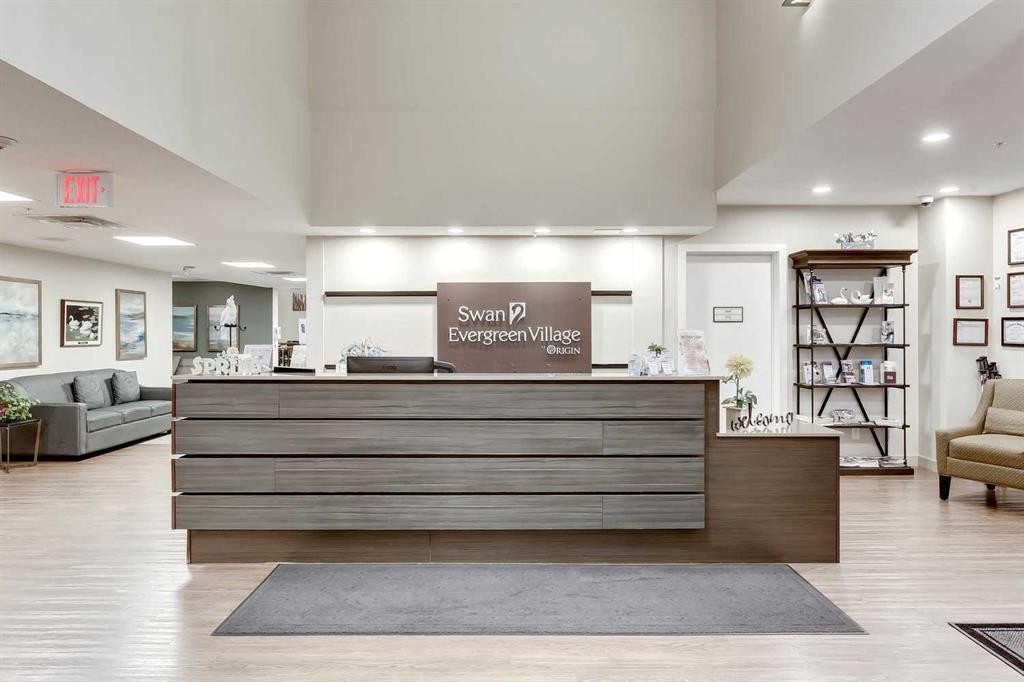 404-2635 Eversyde Avenue Sw, Calgary, AB - Indoor