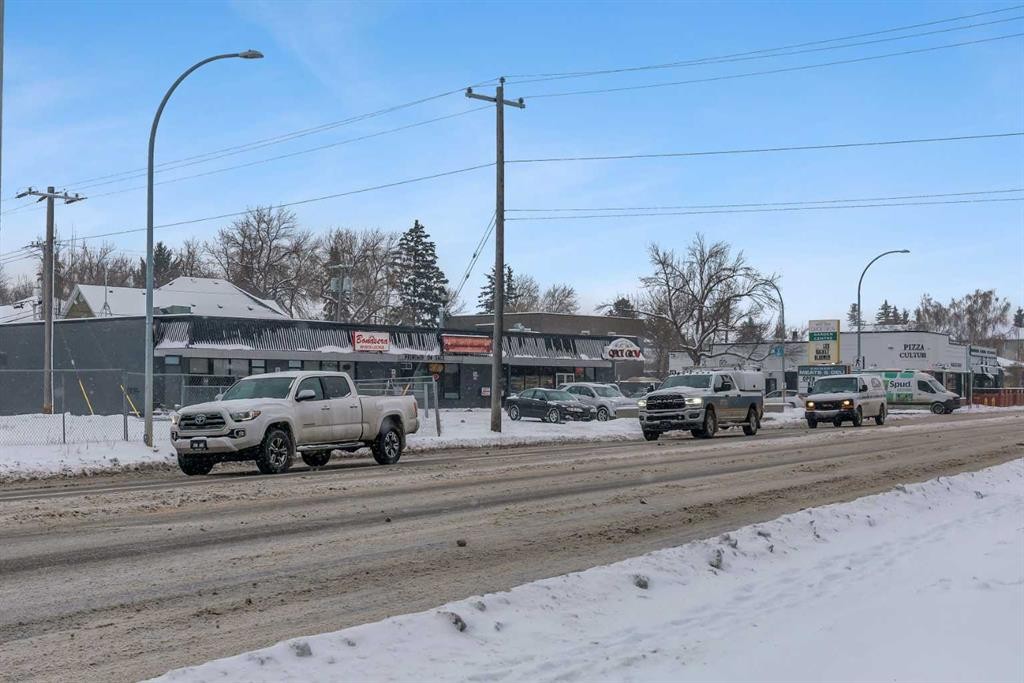 105-320 12 Avenue Ne, Calgary, AB - Outdoor