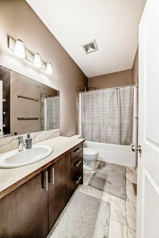 37 Skyview Ranch Gardens Ne, Calgary, AB - Indoor Photo Showing Bathroom